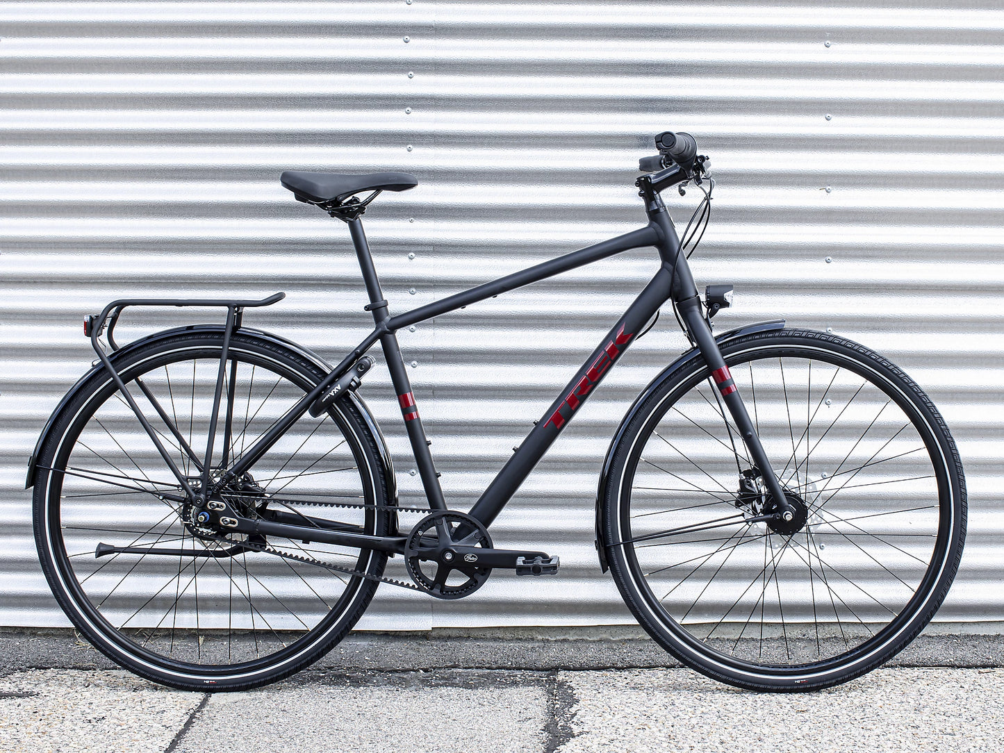 Trek Disctrict 3 Equipped (Matte Trek Black)