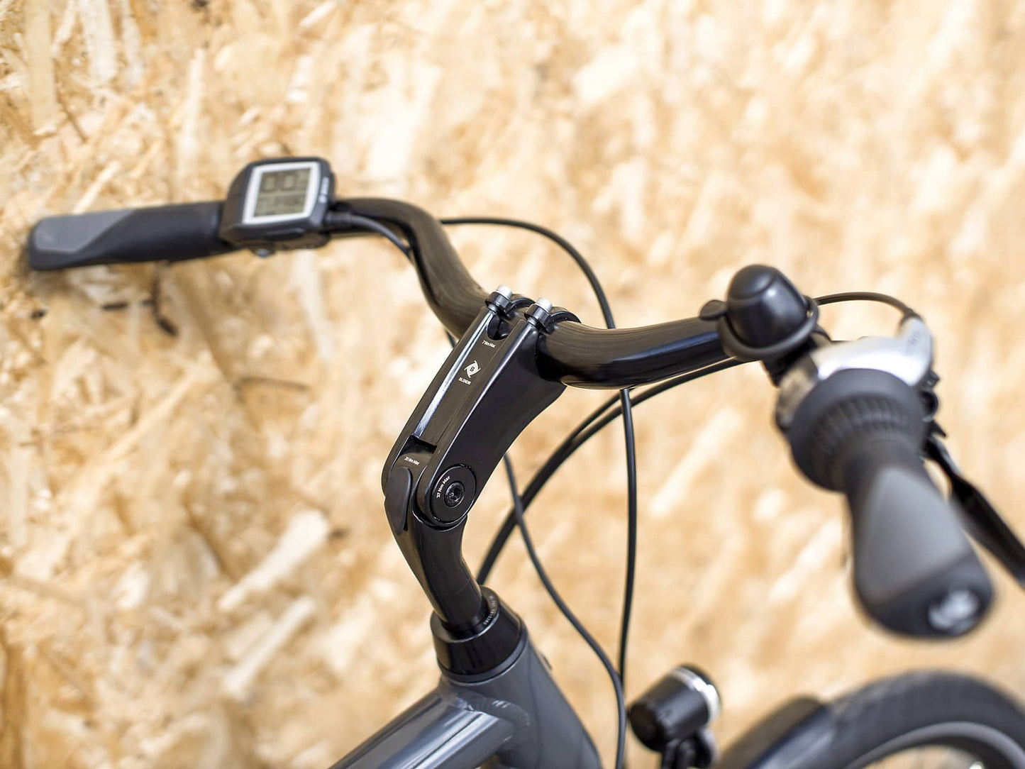 Trek Verve+ 1 Solid Charchoal Styre