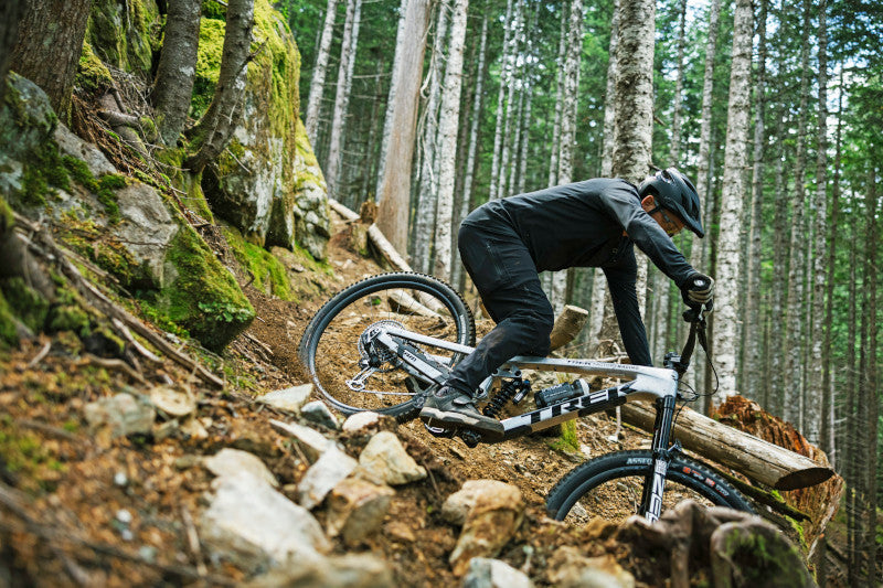 Trek terrengsykkel i stiløype
