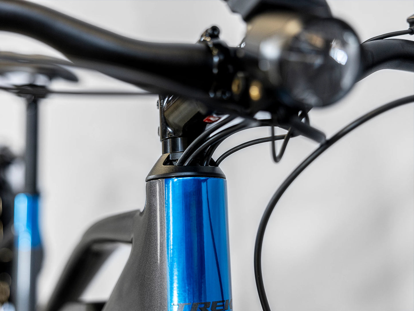 Trek Allant+ 6 Stagger (Galactic Grey)