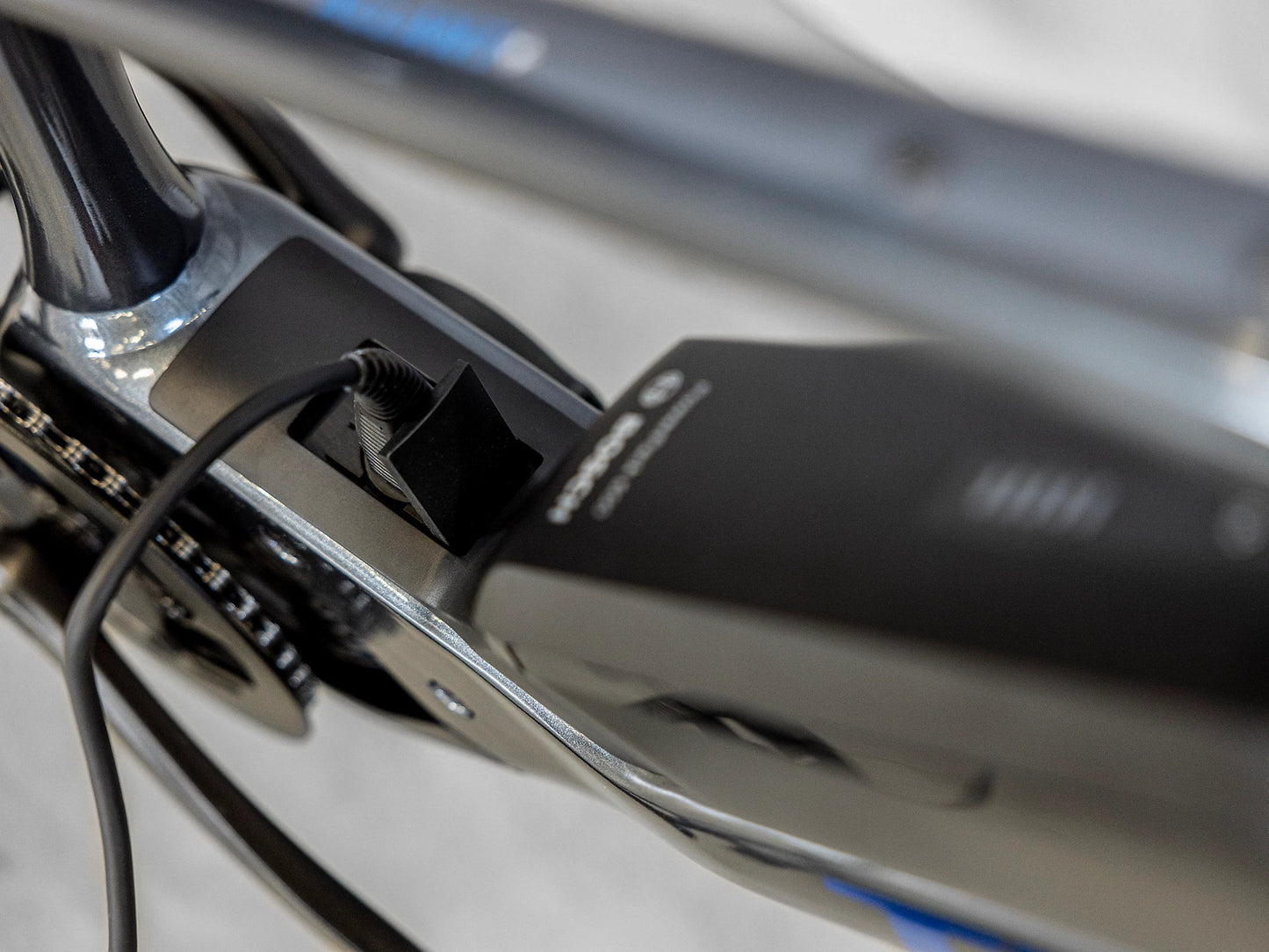 Trek Allant+ 6 Stagger (Galactic Grey)